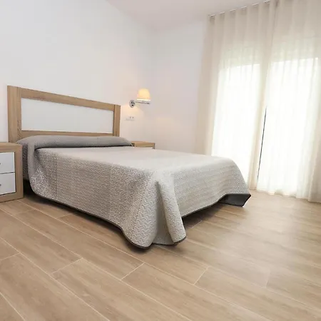 Agneta - Ancla * Cambrils